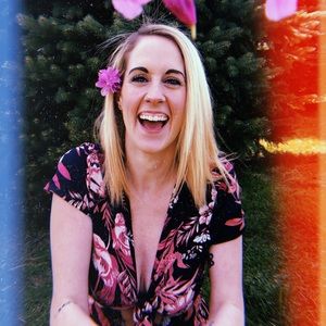 Meet your Posher, Abigail